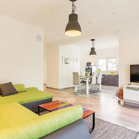 Three-bedroom In Cetinici 別荘 Orbanići