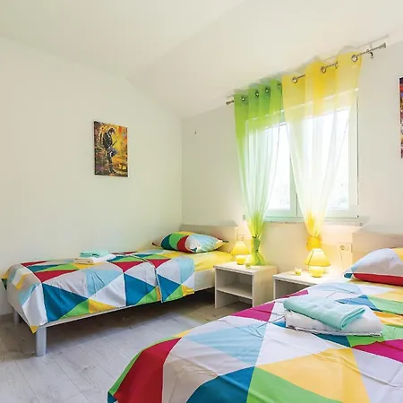 Three-bedroom In Cetinici *