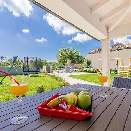 Three-bedroom In Cetinici Orbanići